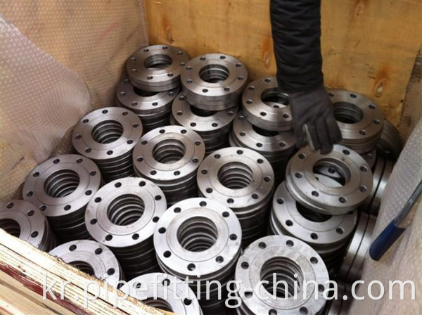 Flange fittings